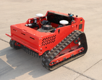 Que tipo de manutenção é necessária num corta-relva controlado remotamente?