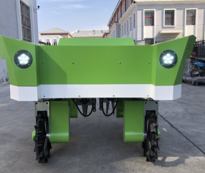 묘목 이식 로봇에 4륜 4조향 행간 조절형 섀시 적용