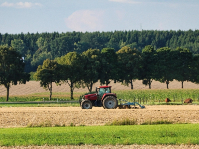Principe de base de la réalisation de la navigation auxiliaire des machines agricoles