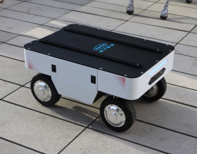 Quais são as precauções associadas ao chassis dos robôs com rodas?